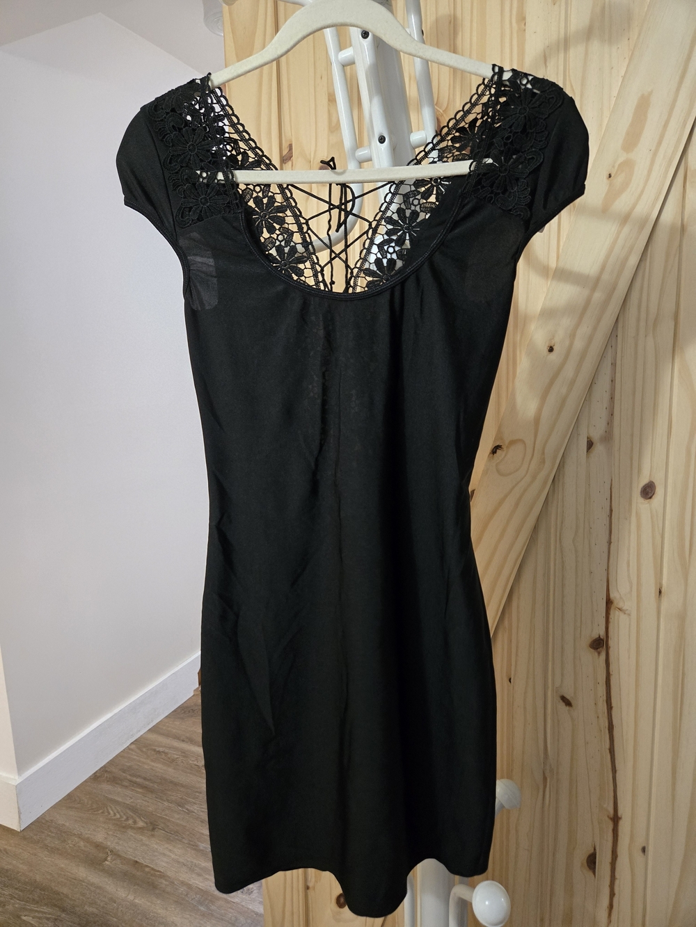 Elegant Moments Black Lace-Back Cap Sleeve Mini Chemise